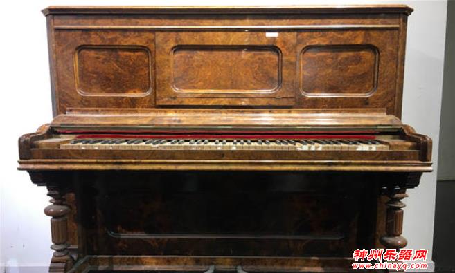 “一世琴缘” 让古董钢琴重新发声