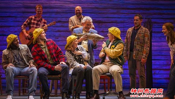 第二天的甘德小镇上，善良战胜了残酷