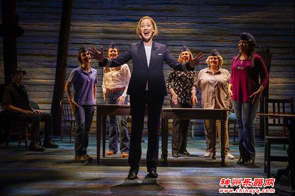 第二天的甘德小镇上，善良战胜了残酷