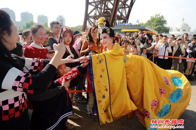 第二届国际街头艺术节开启世界奇妙旅