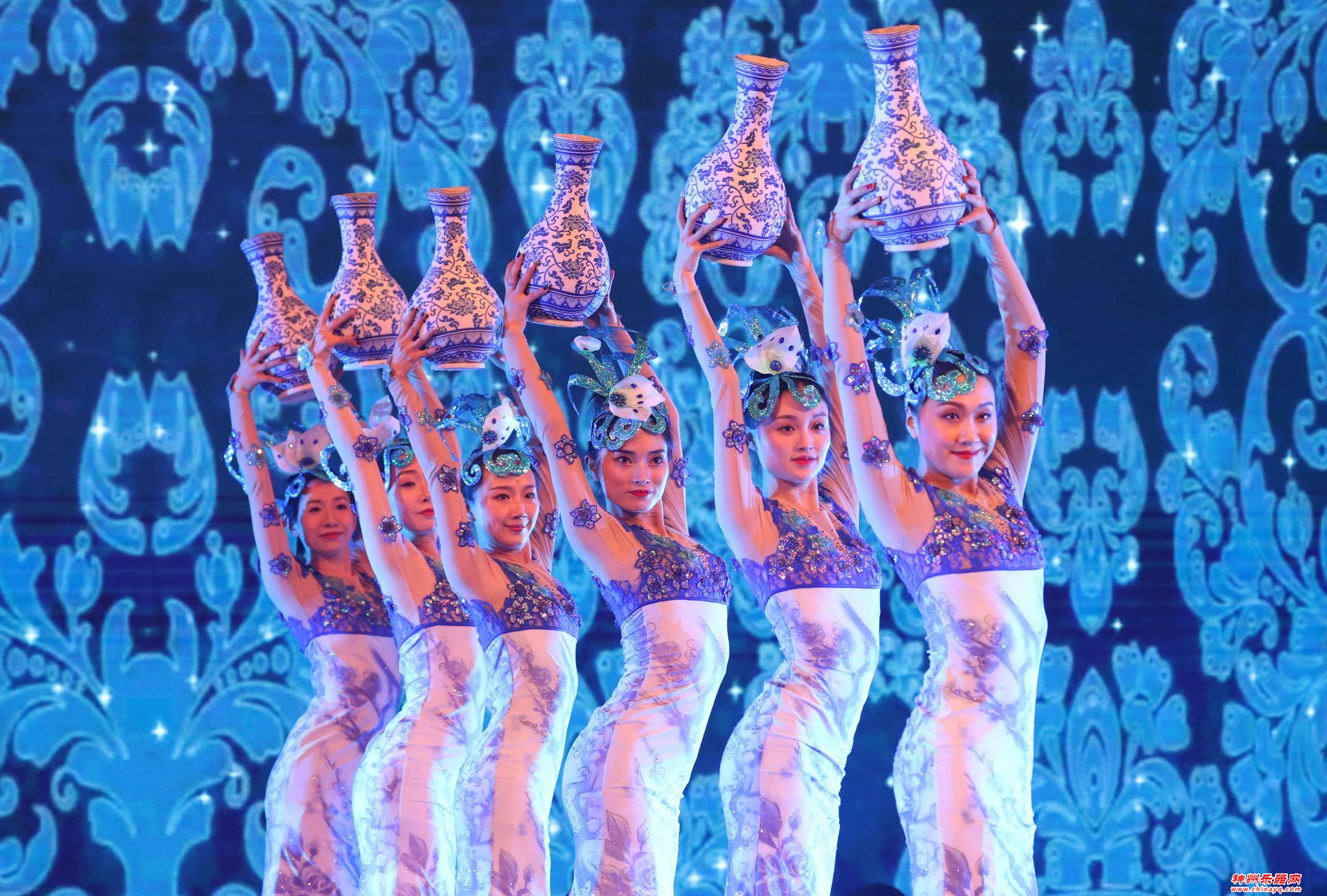 2020年“欢乐春节”歌舞晚会在明斯克举行