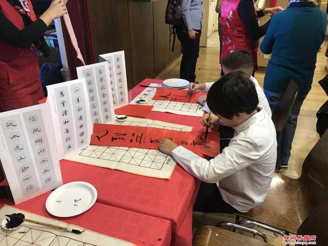 瑞士日内瓦华人华侨及当地民众欢庆农历鼠年