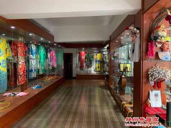 百花齐放竞吐别样芳华 乡村村晚复兴本土文化