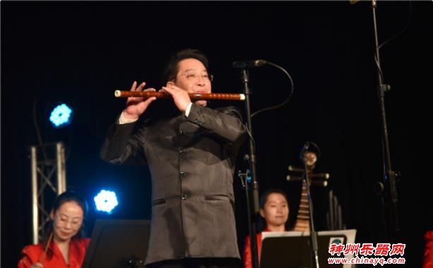 “欢乐春节”走进法国谢尔河畔塞勒市