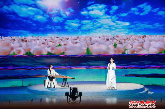 青年古筝演奏家冯安婧男受邀参加全球古筝春晚演出