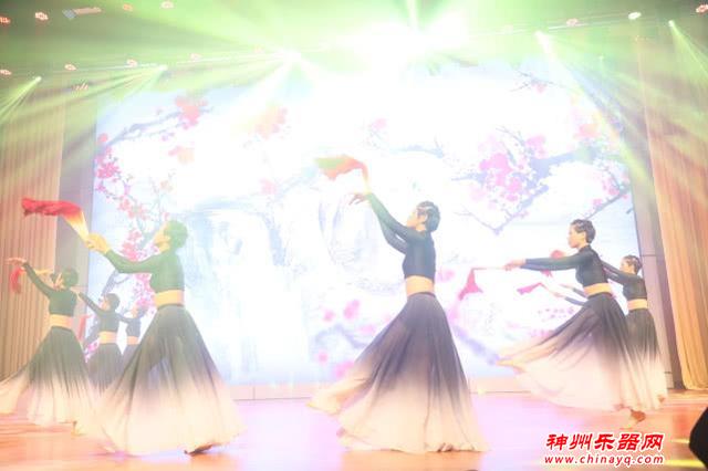 特种兵的新年晚会“嗨翻”全场