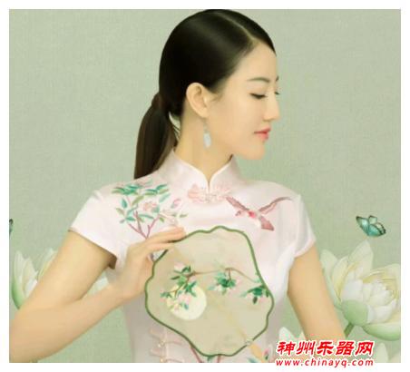 透露自己应邀参演浙江嘉兴海盐电视台的春节联欢晚会。