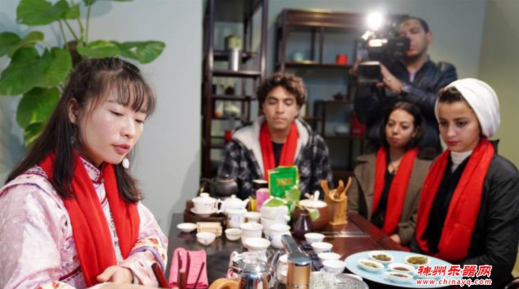 埃及青年学生：在参与中体验中国春节文化