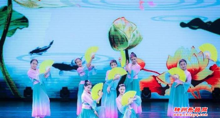 少儿春晚来了 600萌娃“闹”新春