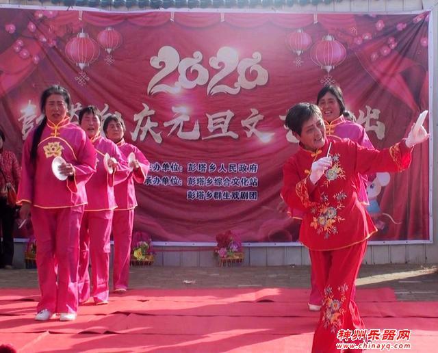 乡村文艺演出庆新年