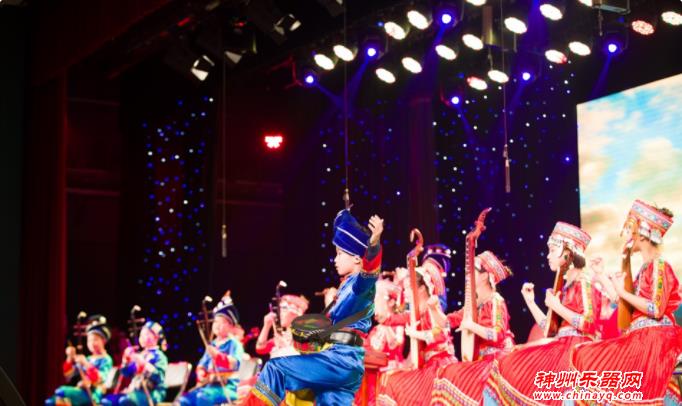 吹拉弹唱样样行 青少年宫的孩子们办起了新春音乐会