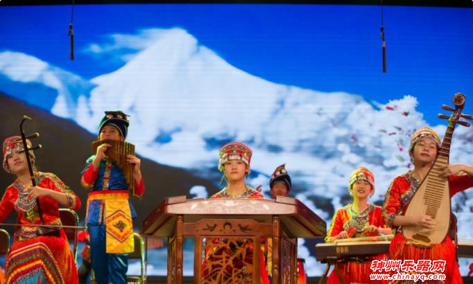 吹拉弹唱样样行 青少年宫的孩子们办起了新春音乐会