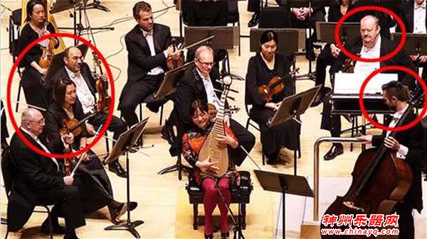 琵琶响起的一瞬间，西洋乐器都安静了，直接把老外看懵了！