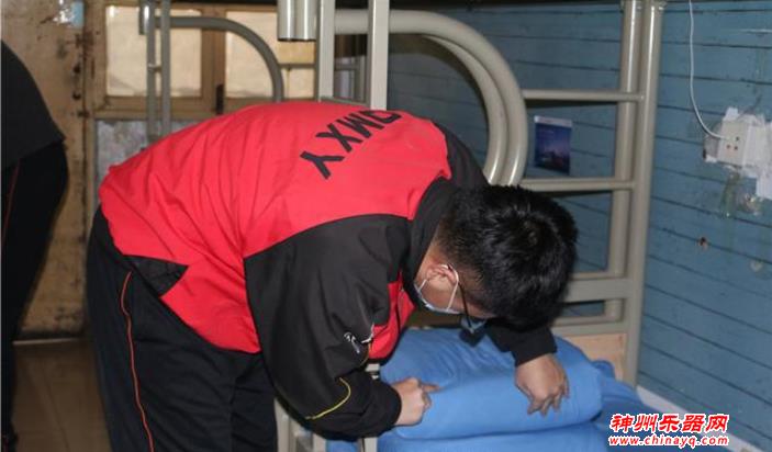 开展多彩的活动助学子融入校园生活