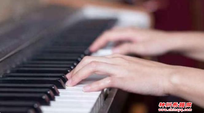 车尔尼与铃木在钢琴教学上的差异