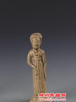 青釉伎乐俑