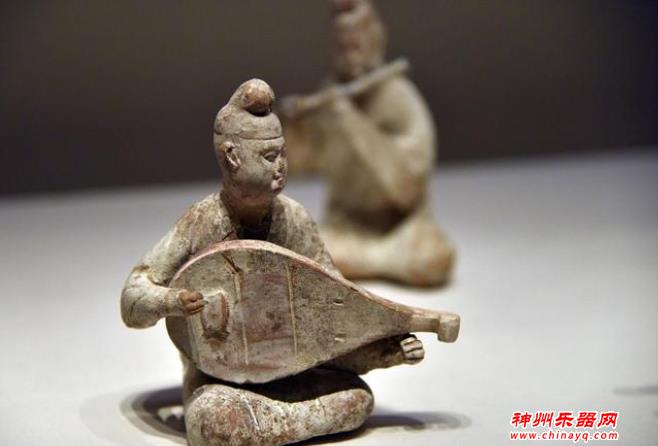 一个在中国，一个在意大利，远隔万里的两种乐器竟然同宗同源？