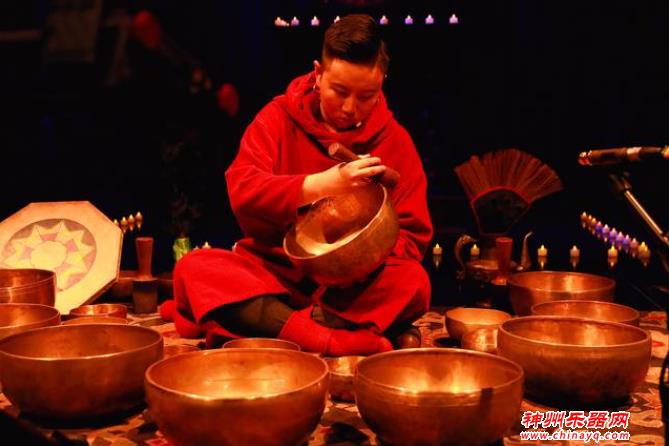 东家请大家免费听一整天的国风音乐会