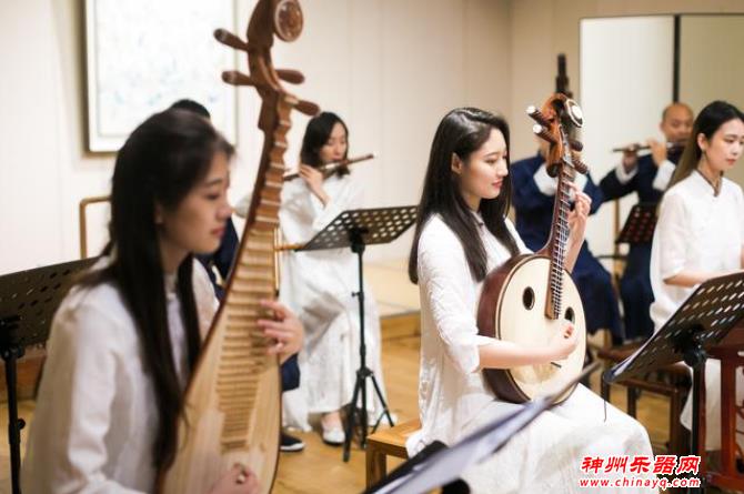 东家请大家免费听一整天的国风音乐会