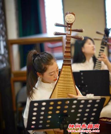 东家请大家免费听一整天的国风音乐会