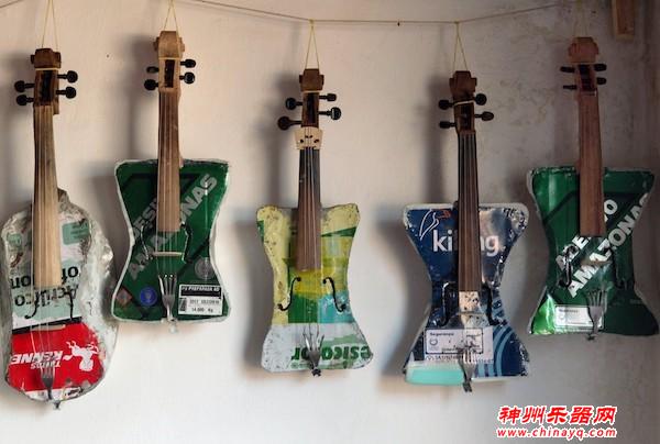 用垃圾做乐器，贫民窟孩子们创造出属于自己的“治愈音乐”