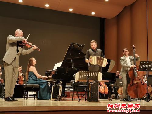 乌克兰“探戈之王”乐团献演长影周末音乐会