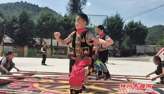 云南江川特色民族学校：传承彝族特色文化