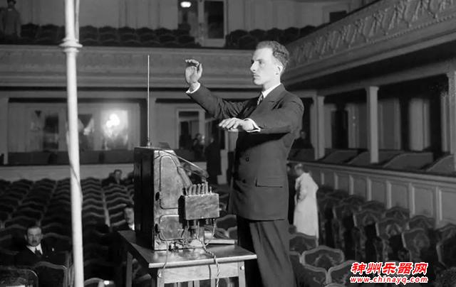 不用触碰就能演奏出声音的乐器