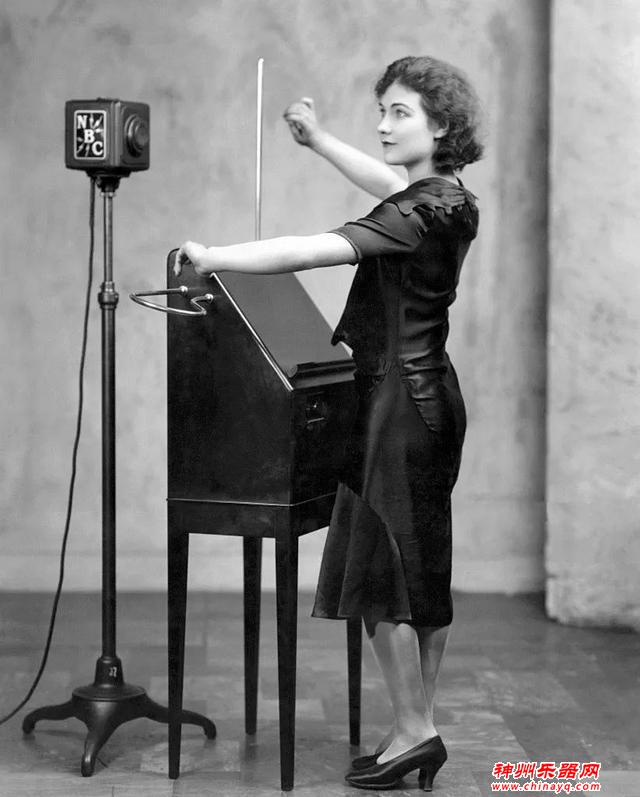 不用触碰就能演奏出声音的乐器