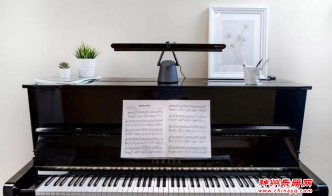 教您如何挑选钢琴灯