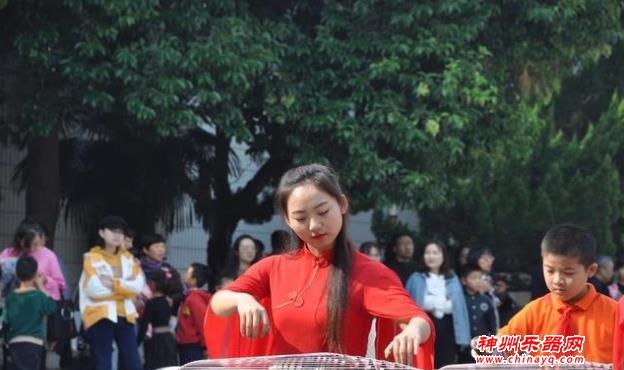 才子佳人钟爱古筝