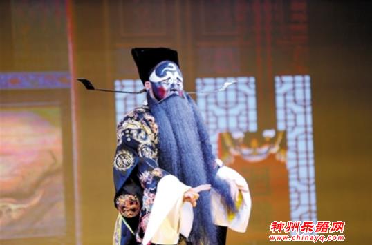 国粹京剧表演献给抗疫英雄