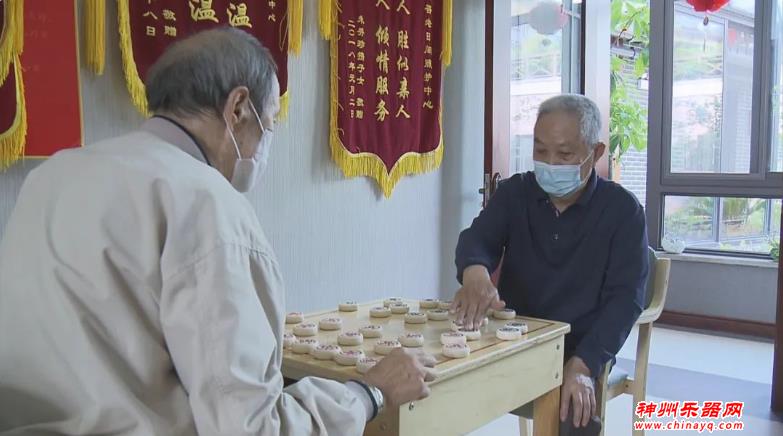 日间照护中心传来的乐器声