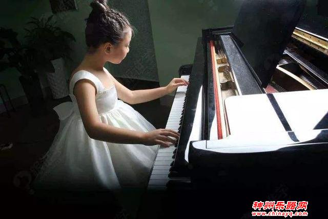 孩子多一门才艺多一项选择，女孩子学什么乐器好？