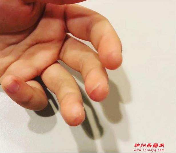 6岁女孩用音乐治愈了无数人的心