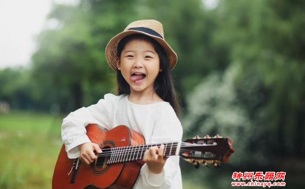 6岁女孩用音乐治愈了无数人的心