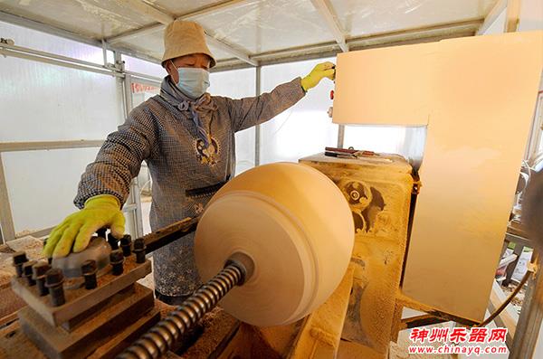 河北饶阳：民族乐器俏销海内外