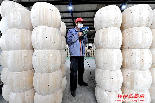 河北饶阳：民族乐器俏销海内外