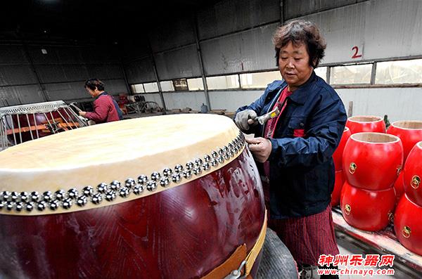 河北饶阳：民族乐器俏销海内外