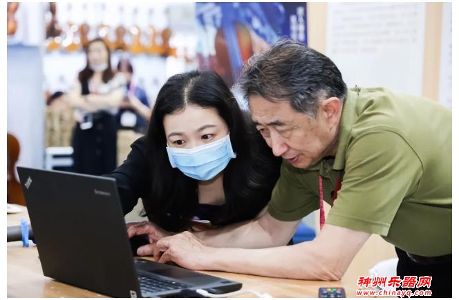 郑荃大师：提琴制作方式的过去、现在和将来