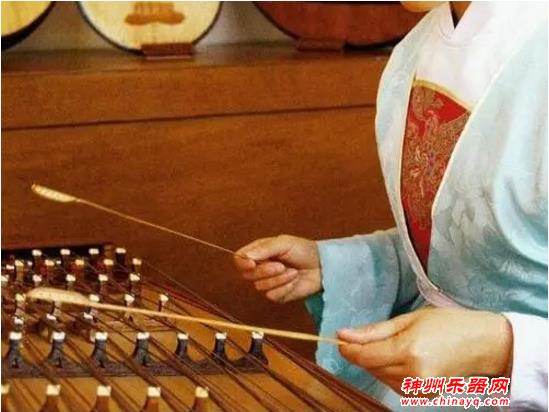 看完粤剧电影《白蛇传·情》，一起来认识这些具有特色的戏曲演奏乐器吧