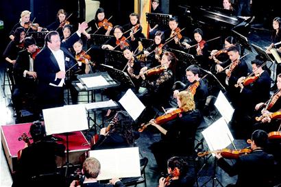 60为顶级音乐家齐聚蓉城  用音乐进行交流