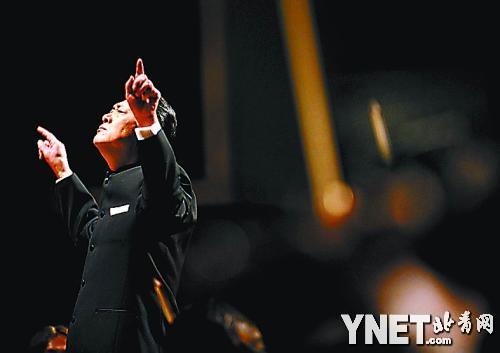 演奏讲解相结合感染莘莘学子