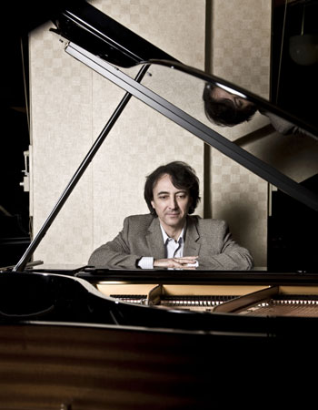 法国著名钢琴大师巴维4月登台中山音乐堂