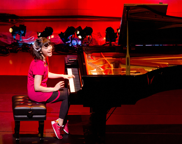 第53格莱美奖爵士钢琴魔女 广州将大飚琴技