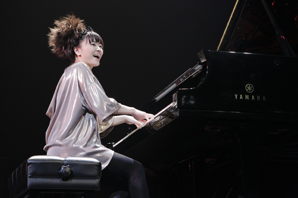 第53格莱美奖爵士钢琴魔女 广州将大飚琴技