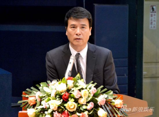 叶小钢副院长主持发布会 