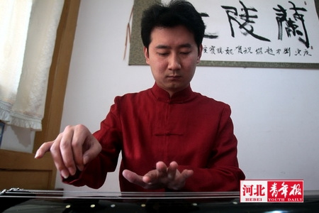 　&ldquo;80后&rdquo;琴师 　　收徒40余人 最小8岁最大60多岁 