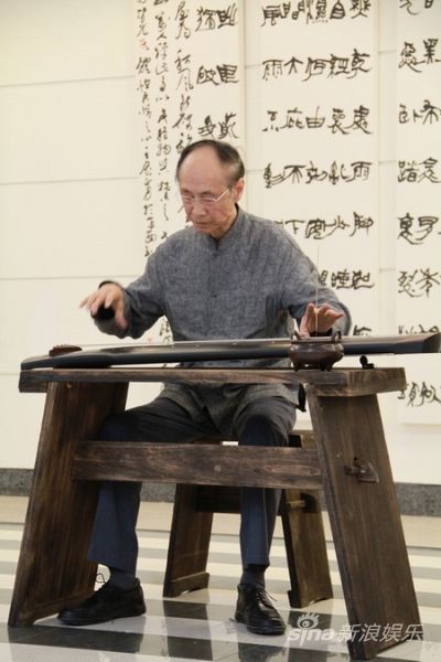 孔子琴坊进北大校园 演绎琴与墨的对话