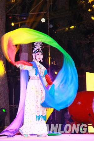 戒台寺举办首届“戒台梵音”古乐音乐会(组图)